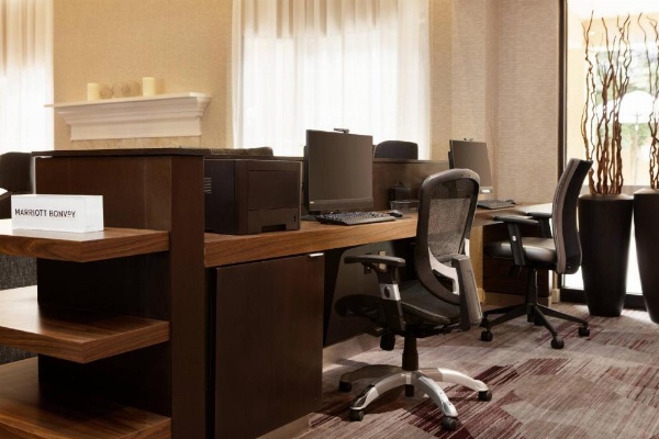 Courtyard by Marriott Harrisonburg image 9
